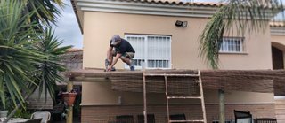 Ombrelloni e pergole in vimini e erica