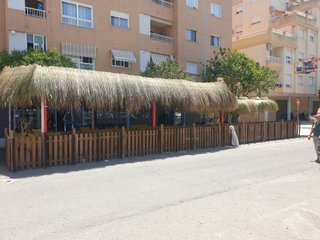Ombrelloni e pergole in vimini e erica