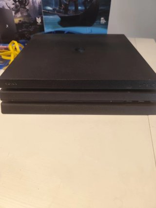 PS4 Pro 1TB Negra + 2 Juegos