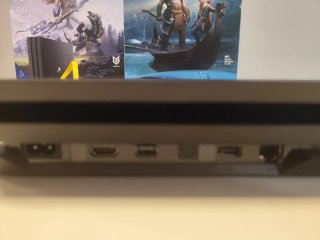 PS4 Pro 1TB Negra + 2 Juegos