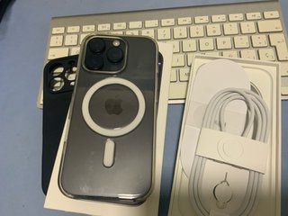 iPhone 16 Pro Negro/Gris