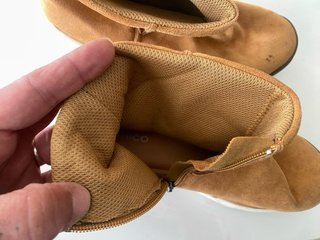 Scarpe effetto scamosciato marrone e bianche n.40