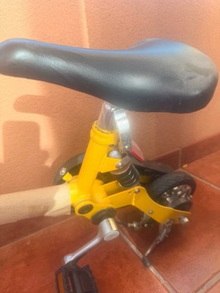 Bicicleta infantil amarilla nueva