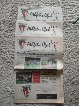 Cuatro periódicos antiguos 1 Marca 1943 y 3