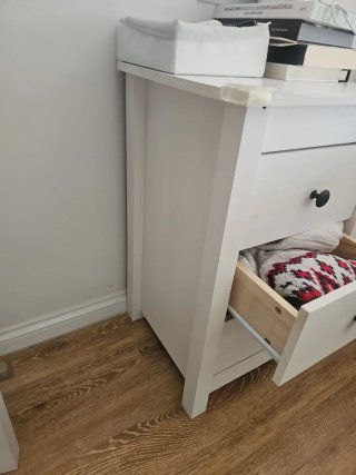 Mesitas de noche blancas de madera