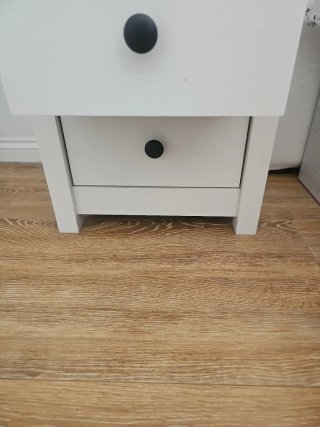 Mesitas de noche blancas de madera