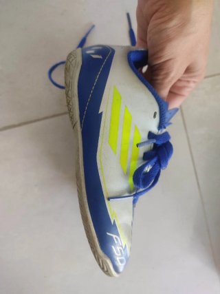 Botas futbol niño F50 club IN J Messi Talla 28