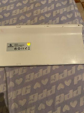 Teclado Bluetooth Plata y Blanco