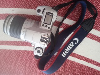 Cámara Canon EOS 300 Plata y Negra con funda