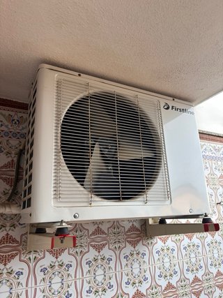 Aire Acondicionado Firstline Beige