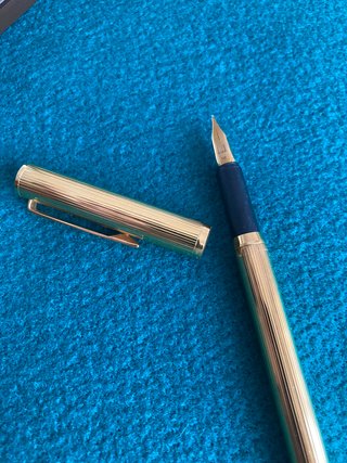 Pluma Dunhill Chapada en Oro
