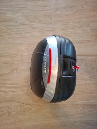 Soporte Baúl Shad + Maleta Suzuki Gladius