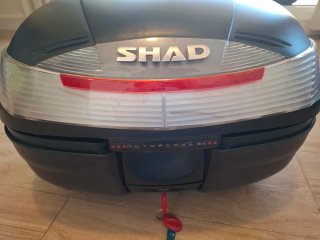 Soporte Baúl Shad + Maleta Suzuki Gladius
