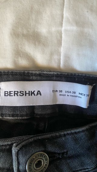 Pantalón vaquero Bershka negro Ripped Talla M
