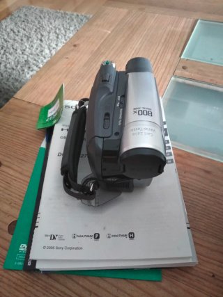 Sony Handycam DCR-HC27E Mini DV Plata