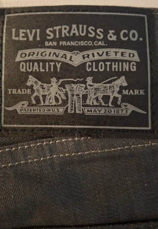 Pantalón Levis 505 Gris Oscuro a esrrenar