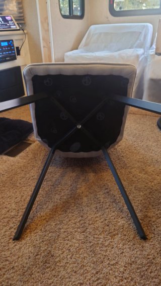 Conjunto de mesa redonda con 2 sillas tapizadas