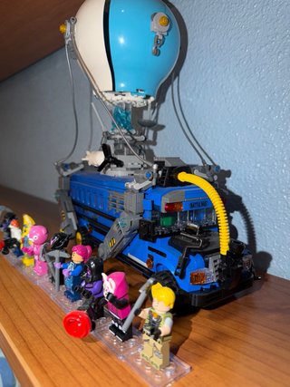 Lego Fortnite Bus y Figuras