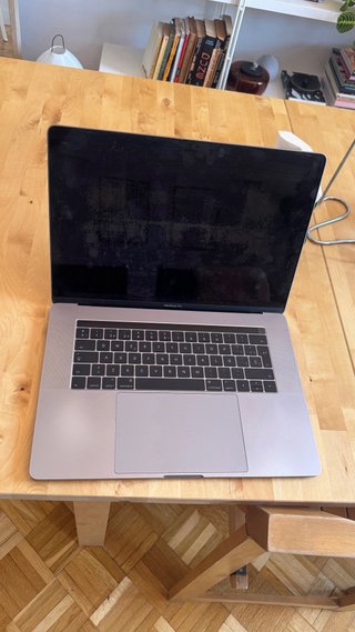 MacBook Pro 15 2016 16GB RAM 256GB SSD
