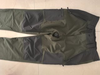 Pantalón Benissport BS3 Negro/Verde nuevo sin etiq