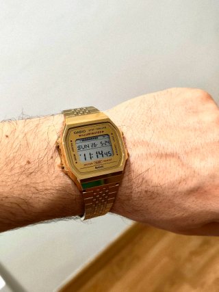 Casio ABL-100WEG-9A Bluetooth Dorado.