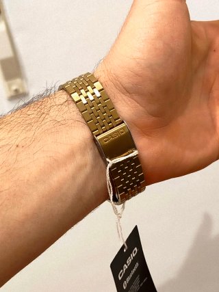 Casio ABL-100WEG-9A Bluetooth Dorado.