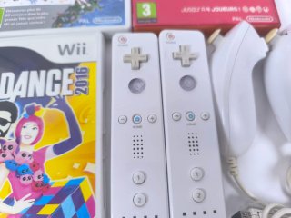 Consola Wii + 7 Juegos + Mandos