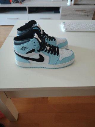 Zapatillas Nike Jordan Azul y Blanco
