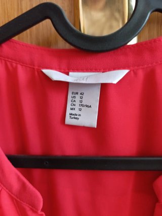 Vestido fiesta rojo H&M.