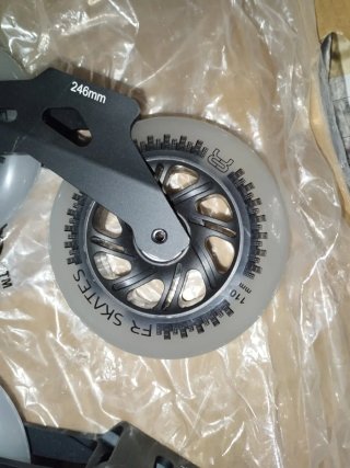 Guías de patines con ruedas FR-R2310-246