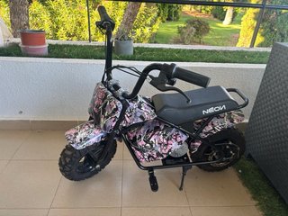Minimoto Eléctrica Infantil Neon