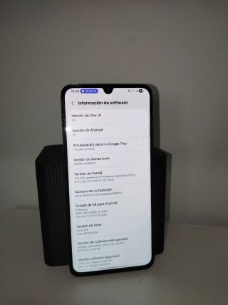 Samsung A70 (Android 16)
