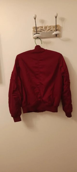 Chaqueta Bomber Bershka Roja Talla XS