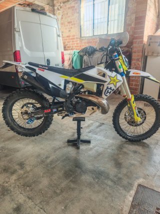 Husqvarna TE300i Enduro Moto