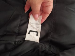 Chaqueta de cuero negra unisex de Adolfo Domínguez