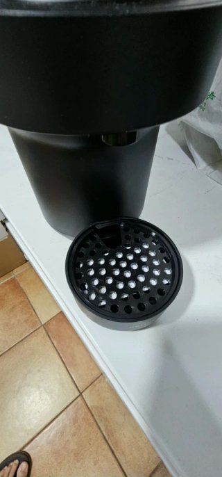 Cafetera Nespresso Blanca y Negra