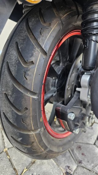 Mitt Alpha 125cc Negra con Rojo