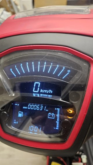 Mitt Alpha 125cc Negra con Rojo