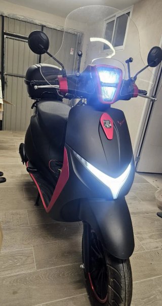 Mitt Alpha 125cc Negra con Rojo