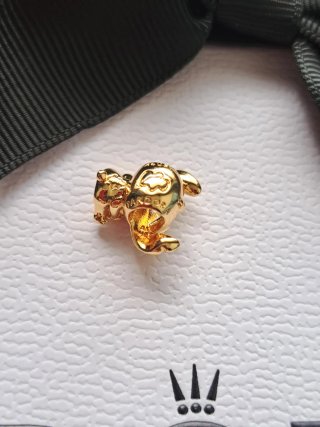 Charm Stitch con Cuore Rosso Oro