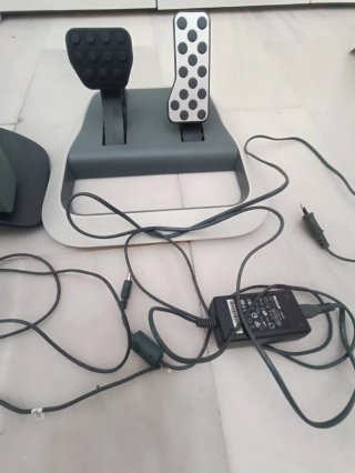 Volante Inalámbrico Xbox 360 con Pedales