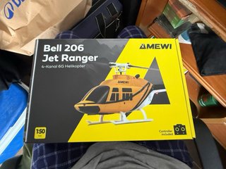 Helicóptero AMewi Bell 206 RC