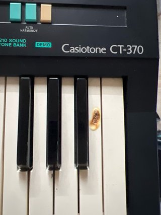Teclado Casio CT-370 con patas funda transformador