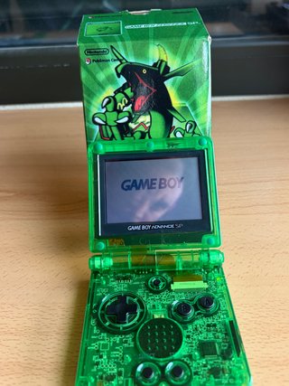 Game Boy Advance SP Edición Rayquaza traslúcida