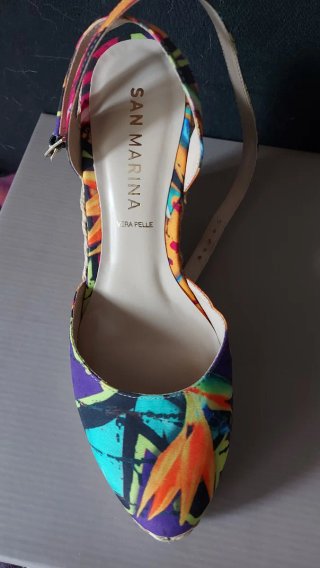San Marina Zapatos de cuña estampado floral talla