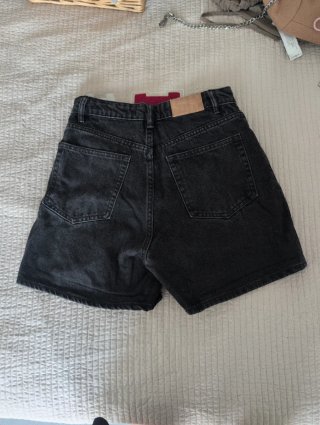 Vaqueros cortos Zara cintura alta negros T.36