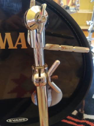 Soporte Tom Tama