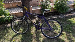 Bicicletas de montaña: Romester, BH y Megamo.
