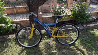 Bicicletas de montaña: Romester, BH y Megamo.