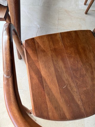 Mesa Comedor madera maciza hecho a mano.